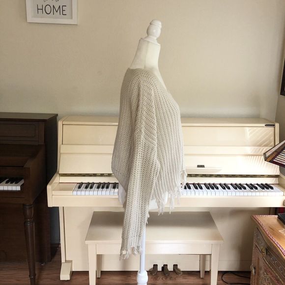 Young Fabulous & Broke Chunky Knit Distressed Raw Hem Oversized Sweater Size S/M - Picture 2 of 13